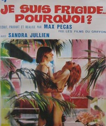 Хардкор порно: екі ер адам және бір қыз Модельдердің киім ауыстыратын бөлмесінде бейне