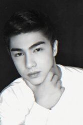 MV5BZmZiM2IyYzYtMzNhNi00OTk3LTg5NmYtYWNiYzMyNDFkZDE3XkEyXkFqcGc@._V1_FMjpg_UY1291_